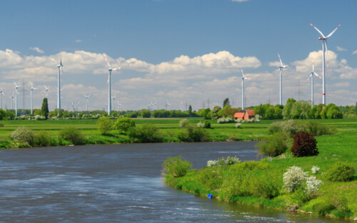 Mit der Kraft aus Wind und Sonne